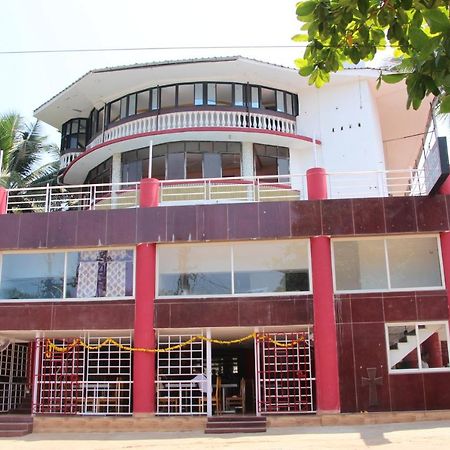 קלנגוטה Hotel M R Manfred מראה חיצוני תמונה