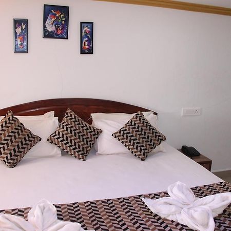 קלנגוטה Hotel M R Manfred מראה חיצוני תמונה
