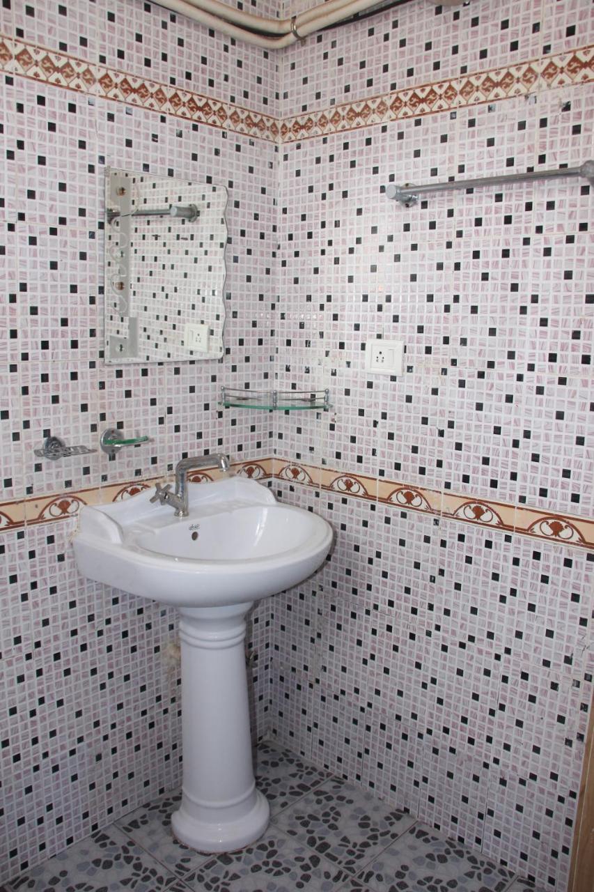 קלנגוטה Hotel M R Manfred מראה חיצוני תמונה