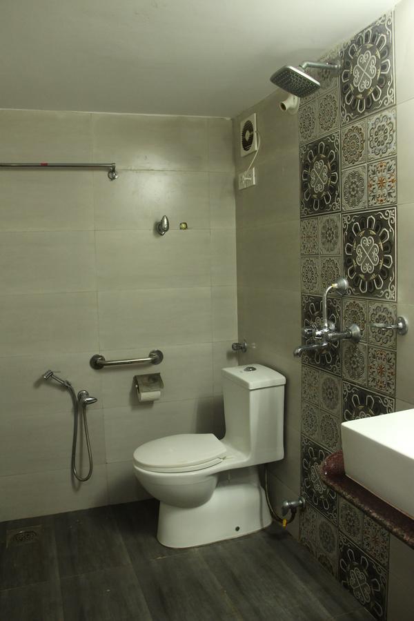 קלנגוטה Hotel M R Manfred מראה חיצוני תמונה