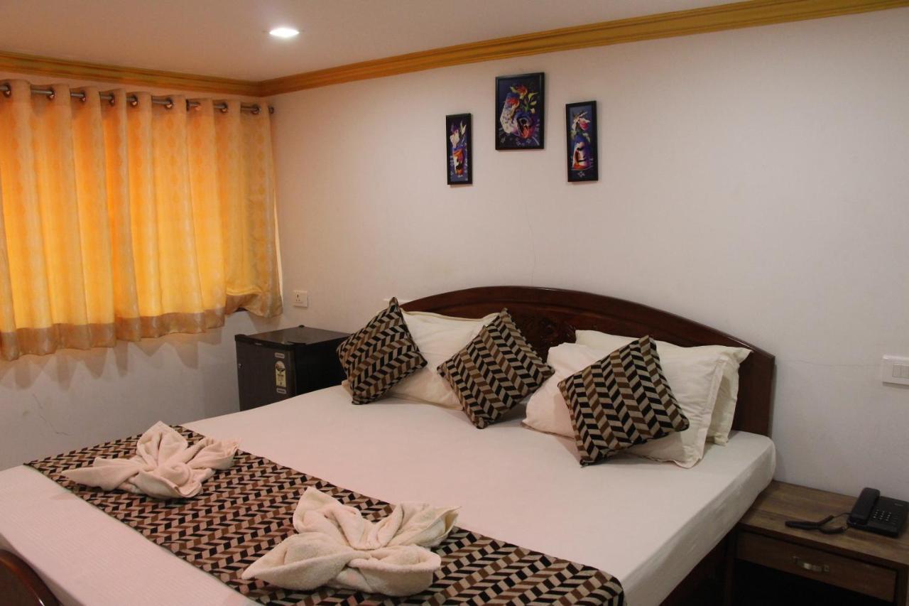 קלנגוטה Hotel M R Manfred מראה חיצוני תמונה